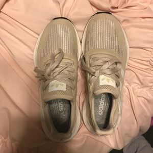 Women’s adidas size 7 1/2